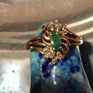 Emerald and Diamond 10KP Ring